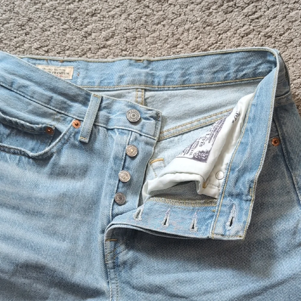 ❌Levi's 501 '81 High-Waisted Jeans❌ - Picture 5 of 5